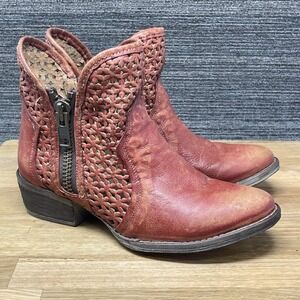 Circle G Corral Western Boots Women 8 Red Leather Laser Cut Ankle Zip‎ Bootie